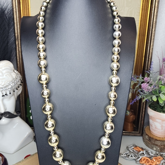 Vtg Graduated Gold Tone Bead Necklace - Picture 3 of 5